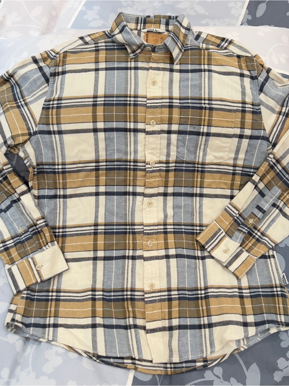 BNWT Eddie Bauer Men's Plaid Soft Flannel Button-Down Shirt in Cream & Heather